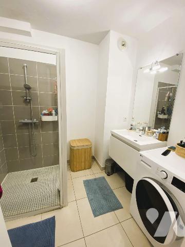 BORDEAUX Cours du Médoc - Proximité Tram C
APPARTEMENT de 77 m² AVEC TERRASSE
 Vous apprécier...