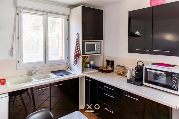 PUIMOISSON - MAISON DE VILLE - RÉNOVÉE - T8 - DEUX APPARTEMENTS - 168 m² - PISCINE - TERRAIN 1 260 m² -CONSTRUCTIBLE - TERRASSES - GARAGE - 355 000 