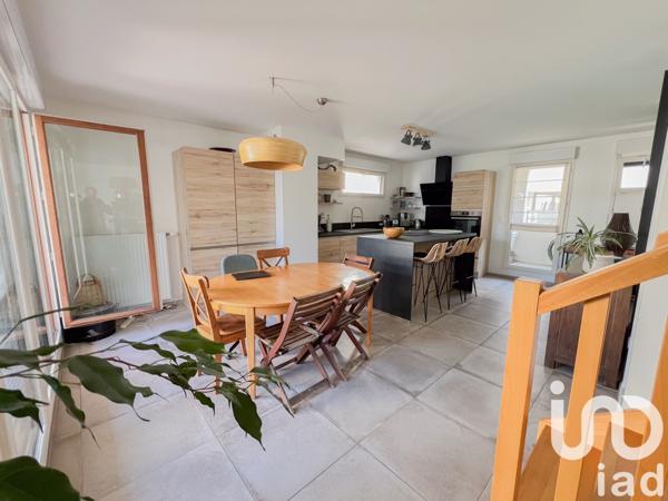 Duplex 5 pièces de 106 m² à Bois-Colombes (92270)