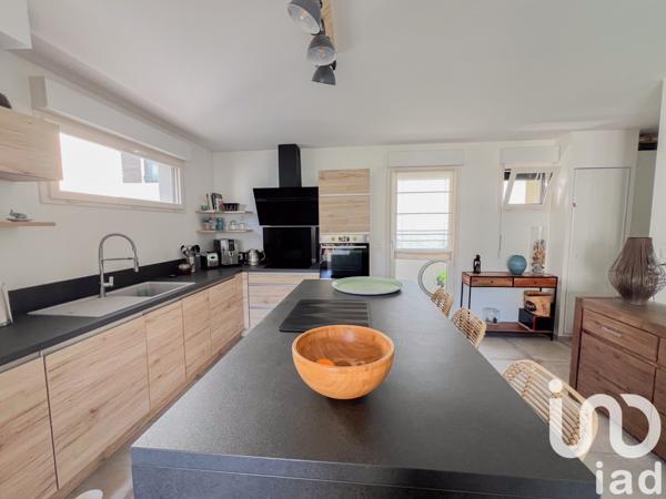 Duplex 5 pièces de 106 m² à Bois-Colombes (92270)