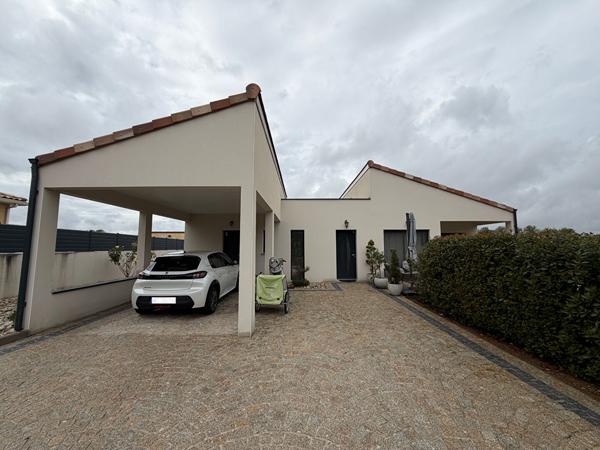 À LOUER ? MAISON T4 DE PLAIN-PIED AVEC JARDIN ET CARPORT