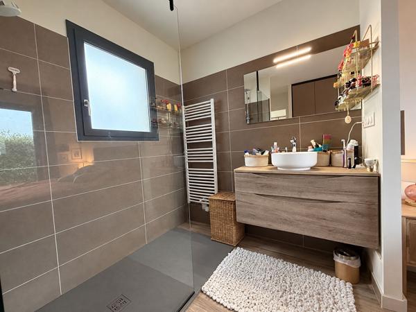 À LOUER ? MAISON T4 DE PLAIN-PIED AVEC JARDIN ET CARPORT