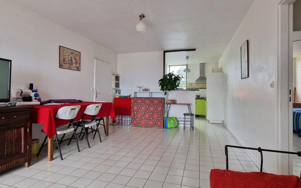 Appartement à vendre    3 pièces • 76,10 m2 Fort-de-France