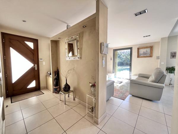GARD -CAISSARGUES -NIMES - VILLA - 5 CHAMBRES - PISCINE - JARDIN - GARAGE - POOL HOUSE - PAS DE VIS A VIS