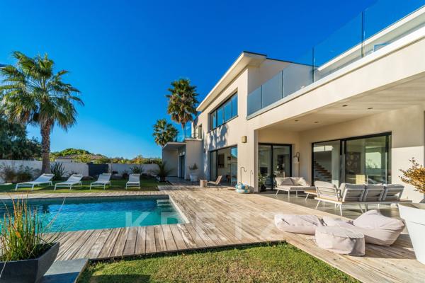 Villa d'architecte en bord de mer