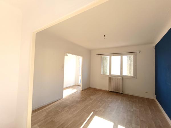 Arles (13200) Maison de ville + 4 garages