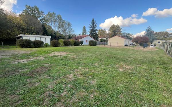 Terrain à vendre    Dax