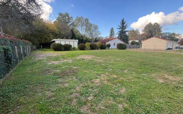 Terrain à vendre    Dax