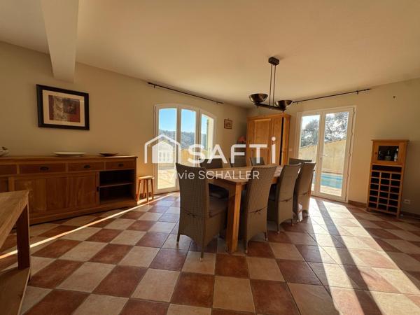 MAGNIFIQUE VILLA 6 PIECES AVEC UNE TRES JOLIE VUE, PISCINE ET GARAGE