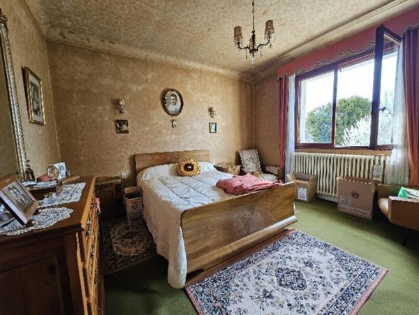 24100 - BERGERAC - MAISON INDIVIDUELLE 5 PIECES - 2 GARAGES - 2 PUITS - TERRAIN DIVISIBLE DE 970 M2