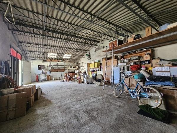 24100 - BERGERAC - MAISON INDIVIDUELLE 5 PIECES - 2 GARAGES - 2 PUITS - TERRAIN DIVISIBLE DE 970 M2
