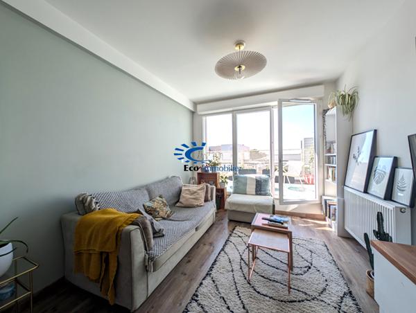 LA ROCHELLE APPARTEMENT T3 de 55 m² La rochelle LA ROCHELLE APPARTEMENT T3 de 55 m² La rochelle