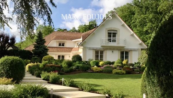 Maison contemporaine en lisière de forêt