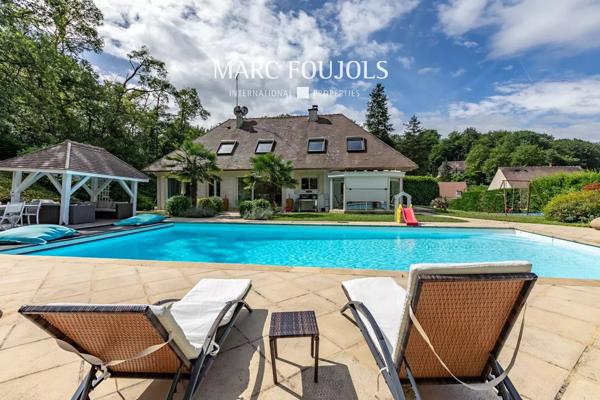 Maison contemporaine en lisière de forêt