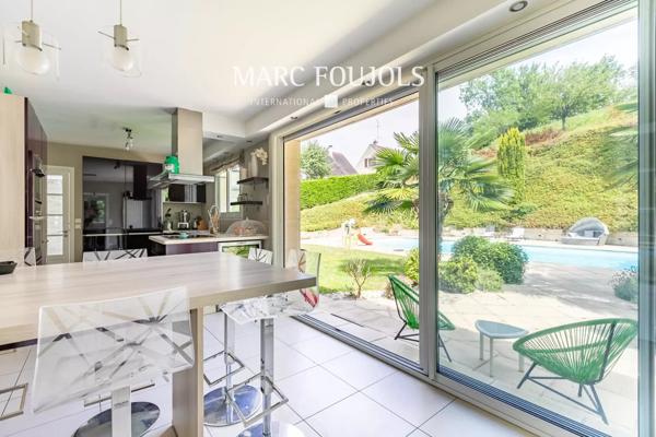 Maison contemporaine en lisière de forêt