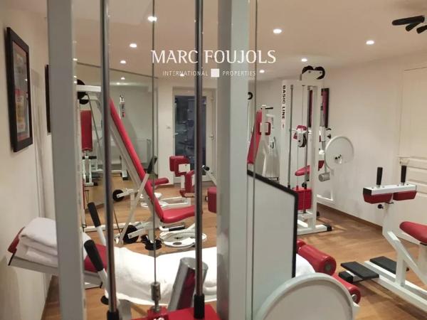 Maison contemporaine en lisière de forêt