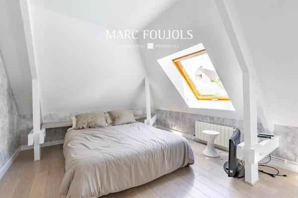 Maison contemporaine en lisière de forêt