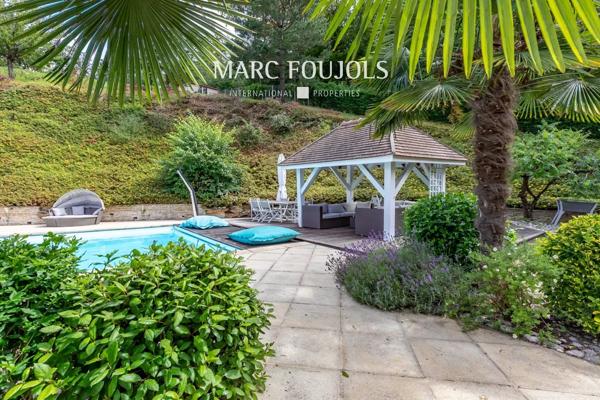Maison contemporaine en lisière de forêt