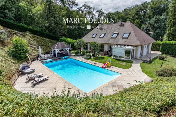 Maison contemporaine en lisière de forêt