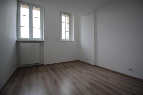 Dpt Moselle (57), à louer ZIMMING appartement 96,50 m², 4 chambres , garage et cave