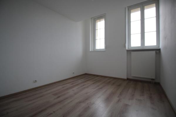 Dpt Moselle (57), à louer ZIMMING appartement 96,50 m², 4 chambres , garage et cave
