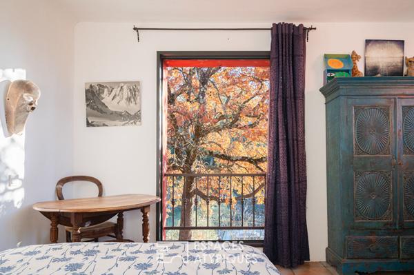 Maison de caractère dépendance, piscine et vue