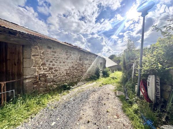 VASTE CORPS DE FERME À RÉNOVER AVEC VUE IMPRENABLE – SECTEUR LE MALZIEU-FORAIN