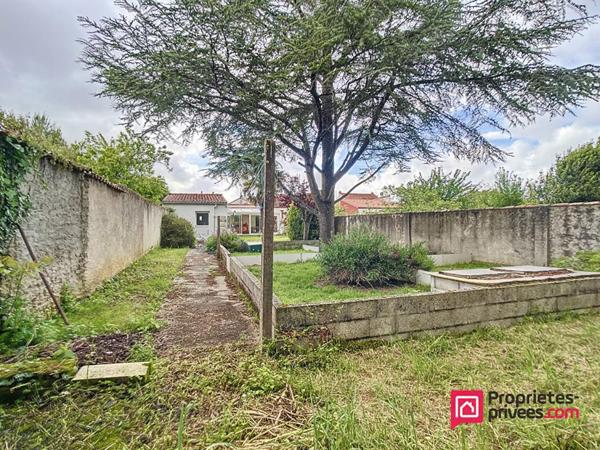 Quartier La Rochelle Prieuré-Lafond - Échoppe rochelaise à rénover sur Parcelle de 660m2 - Beau potentiel