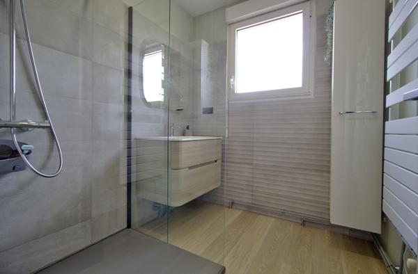 AGEN - Maison de ville lumineuse de 137 m² avec 4 chambres, jardin, stationnement et dépendance au sein d'un quartier calme et sécurisé.