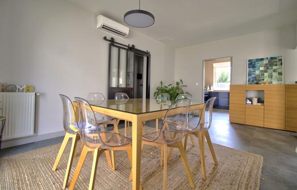 AGEN - Maison de ville lumineuse de 137 m² avec 4 chambres, jardin, stationnement et dépendance au sein d'un quartier calme et sécurisé.