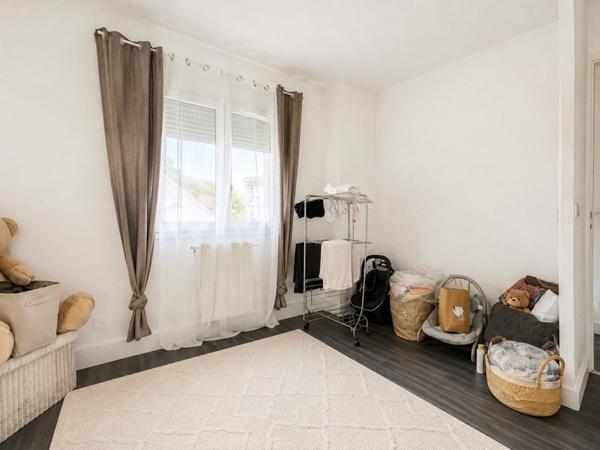 Appartement 171 000 € Saint-Martin-le-Vinoux 3 p 67 m² DPE D
