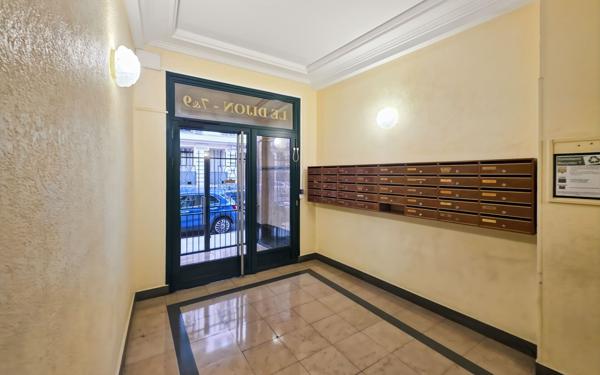 Appartement à vendre    1 pièce • 22,60 m2 Nice