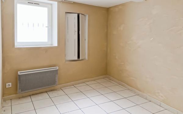 Appartement à vendre    5 pièces •  Oraison