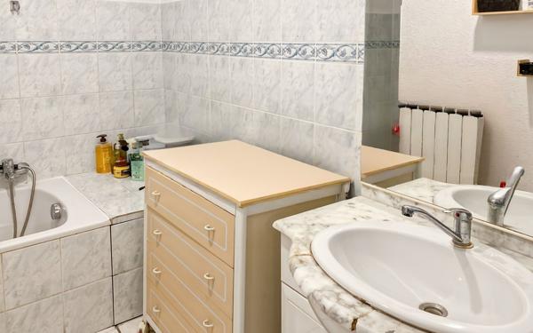 Appartement à vendre    5 pièces •  Oraison