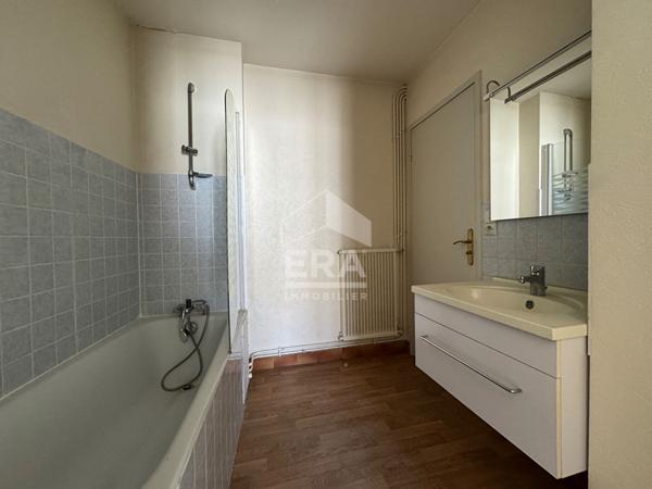 A vendre, centre ville de Périgueux (24000), agréable Appartement type 3 avec ascenseur, 1 parking + 1 cave