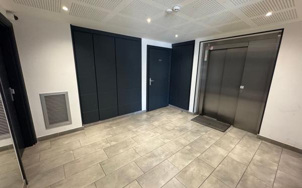 Appartement à vendre    3 pièces •  Le Blanc-Mesnil
