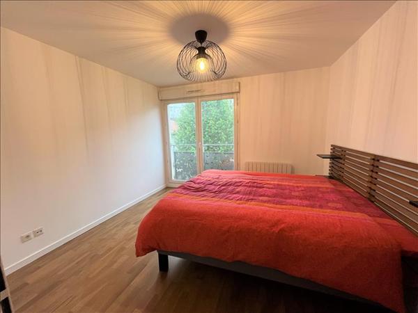Appartement à louer 1 178 € CC LYON 07 3 p 66 m² DPE D