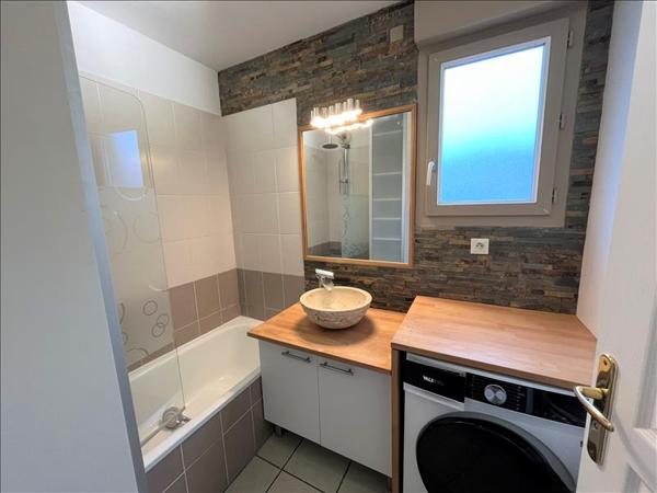 Appartement à louer 1 178 € CC LYON 07 3 p 66 m² DPE D