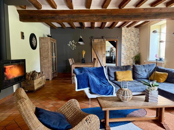 AUTHENTIQUE LONGÈRE À COURCELLES-EN-FORÊT (72270)