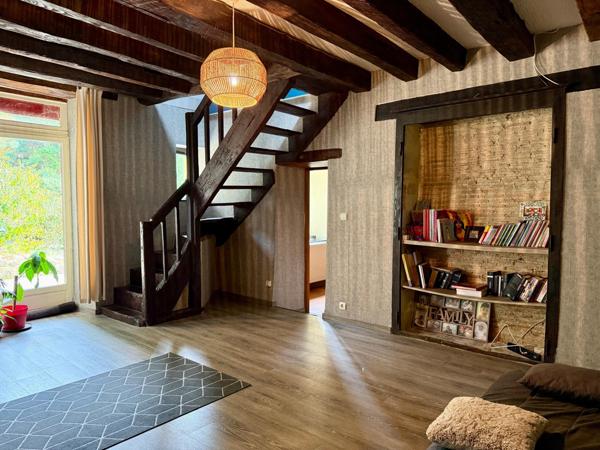 AUTHENTIQUE LONGÈRE À COURCELLES-EN-FORÊT (72270)