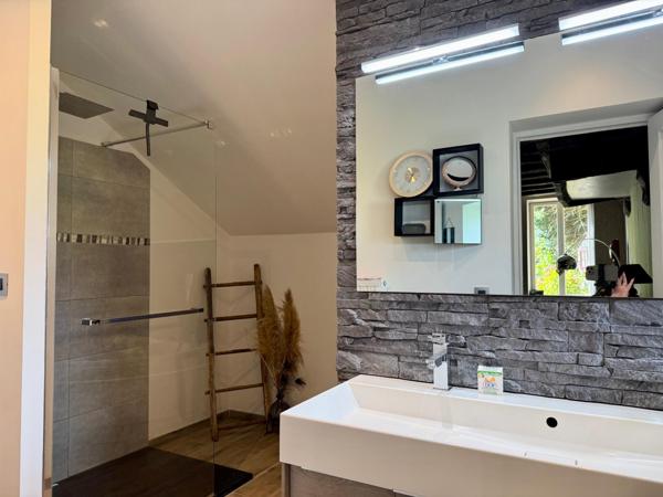 AUTHENTIQUE LONGÈRE À COURCELLES-EN-FORÊT (72270)