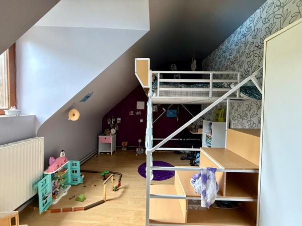 AUTHENTIQUE LONGÈRE À COURCELLES-EN-FORÊT (72270)