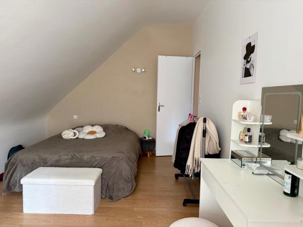 AUTHENTIQUE LONGÈRE À COURCELLES-EN-FORÊT (72270)