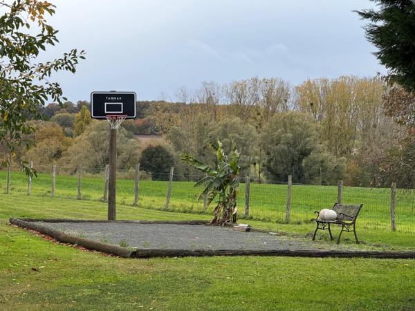 AUTHENTIQUE LONGÈRE À COURCELLES-EN-FORÊT (72270)