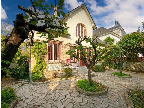 Maison Sens 8 pièce(s) 263 m2