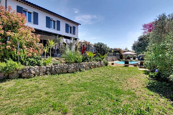 A VENDRE A DRAGUIGNAN EN EXCLUSIVITE - Maison récente - 6 chambres, piscine et garage