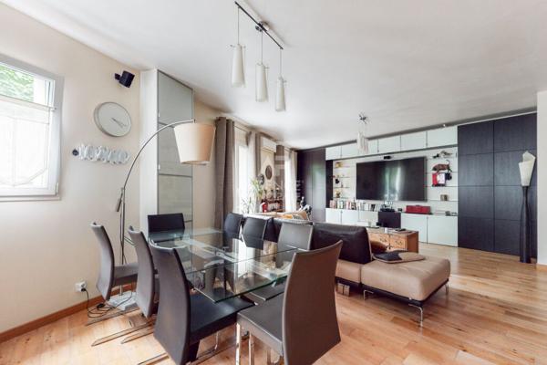 Suresnes Centre, maison de ville, 7 pièces, 4/5 chambres , toit terrasse 1 590 000 € **  - Référence  161603