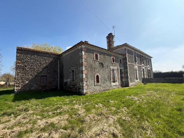 Ensemble immobilier à rénover, idéal investisseur