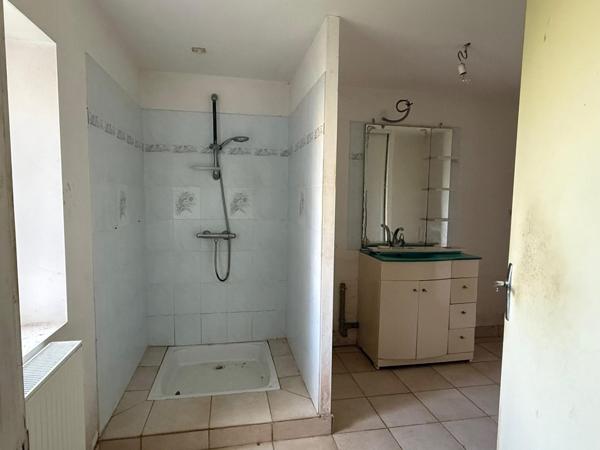 Ensemble immobilier à rénover, idéal investisseur