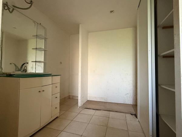 Ensemble immobilier à rénover, idéal investisseur